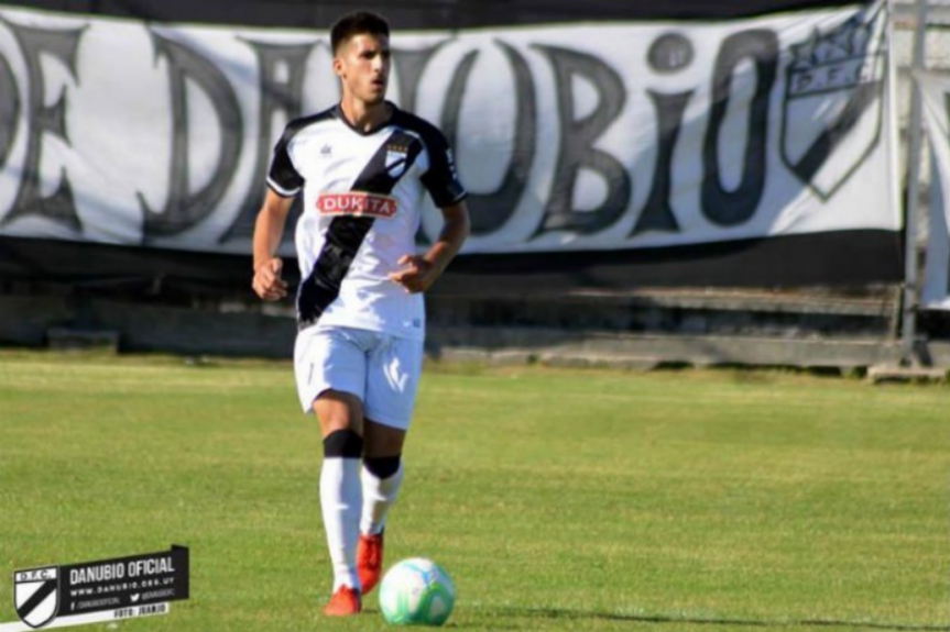 O zagueiro Martín Rea está próximo de ser anunciado oficialmente como reforço do Atlético-MG por uma temporada. Neste sábado, o Danubio (URU) publicou em seu site a confirmação do empréstimo do jogador pelo período de um ano