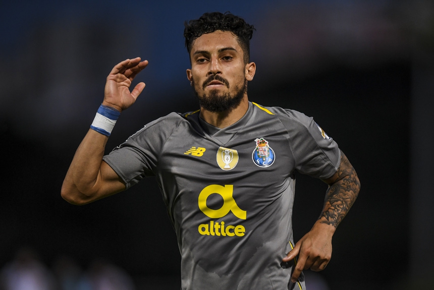 O brasileiro Alex Telles fez o gol que garantiu a suada vitória do Porto por 3 a 2 sobre o Belenense