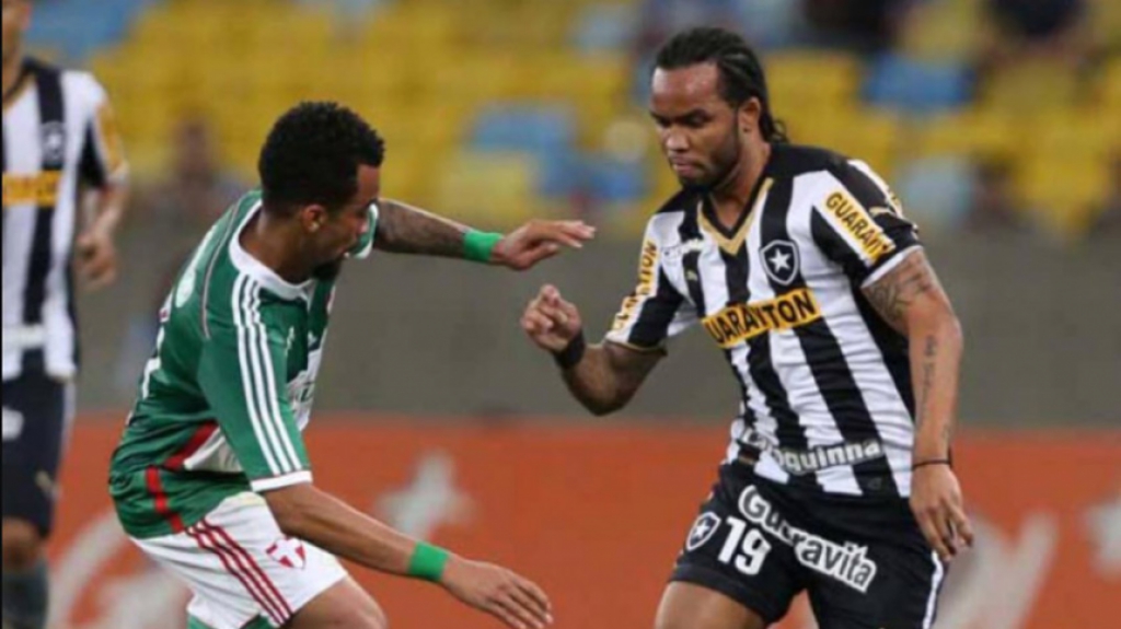 Carlos Alberto, 33 anos, menino-prodígio de gênio difícil que, para muitos, não levou a carreita até onde poderia. Soma passagens por grandes clubes brasileiros e europeus. No currículo, um título da Liga dos Campeões pelo Porto.