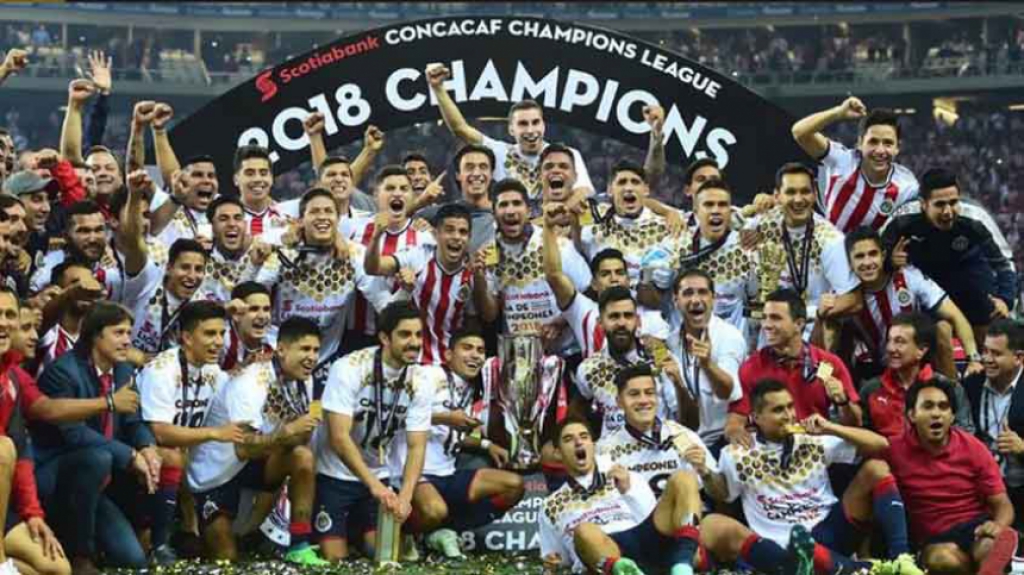 Chivas Guadalajara, com troféu da Concachampions 2018