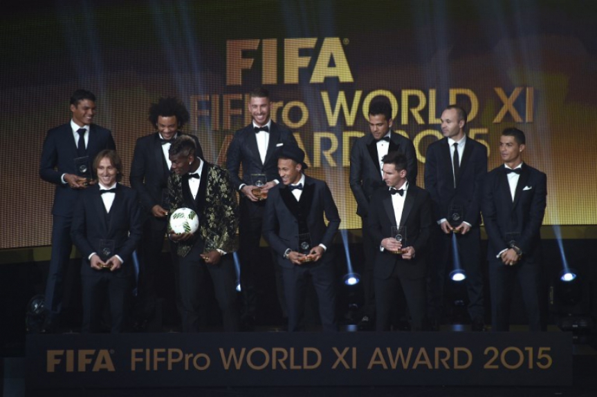 Em 2015 os eleitos foram os seguintes jogadores: Neuer; Daniel Alves, Sergio Ramos, Thiago Silva e Marcelo; Pogba, Modric e Iniesta; Messi, Cristiano Ronaldo e Neymar