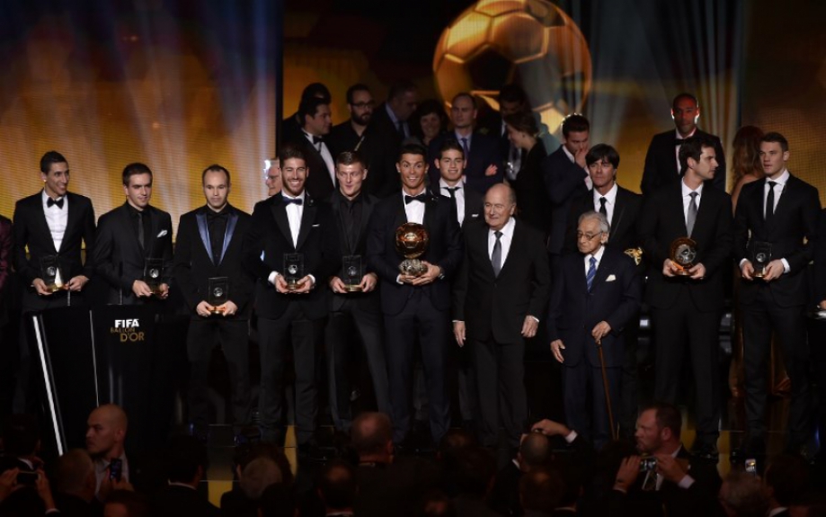 Na edição de 2014 da premiação, a seleção foi composta pela seguinte formação: Neuer; Sergio Ramos, David Luiz, Thiago Silva e Lahm; Iniesta, Kroos e Di Maria; Robben, Cristiano Ronaldo e Messi