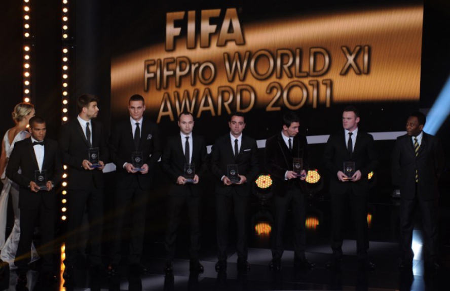 A eleição de 2011 contou com os seguintes nomes: Casillas; Daniel Alves, Piqué, Vidic e Sergio Ramos; Xabi Alonso, Iniesta e Xavi; Messi, Rooney e Cristiano Ronaldo