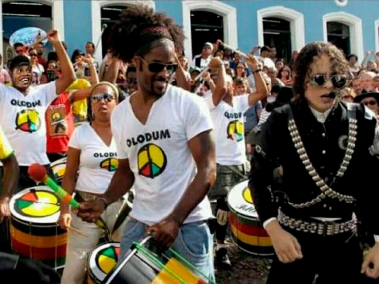 Ronaldinho Gaúcho em 'rolês aleatórios' vira febre nas redes sociais