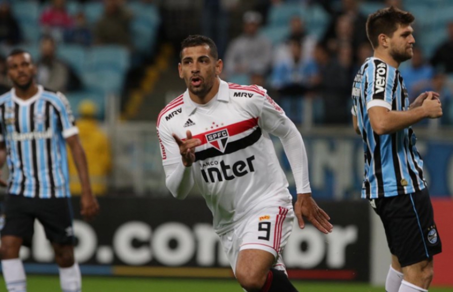 Diego Souza - Grêmio x São Paulo