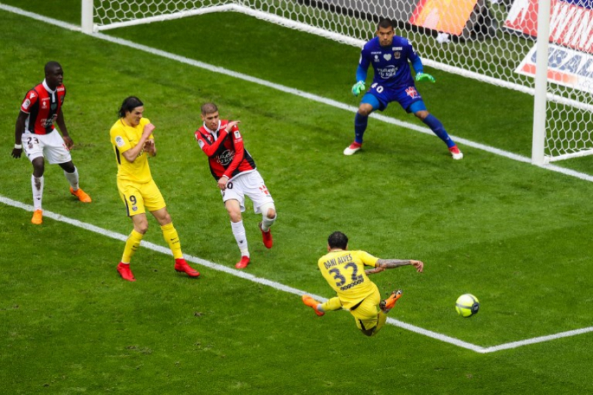 Na França, o PSG, de Neymar, Mbappé e demais estrelas, entra em campo no sábado, diante do PSG
