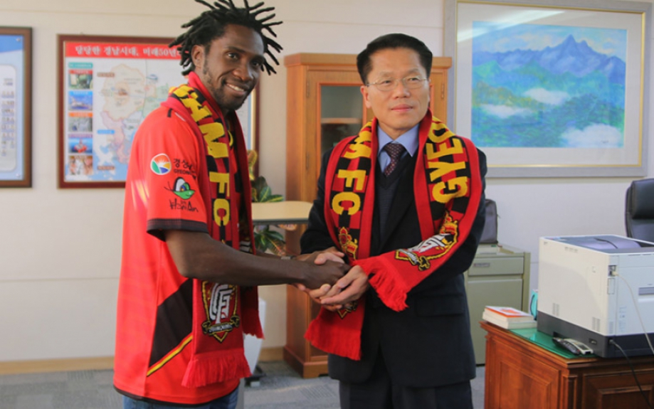 Negueba - Gyeongnam FC/Coreia do sul