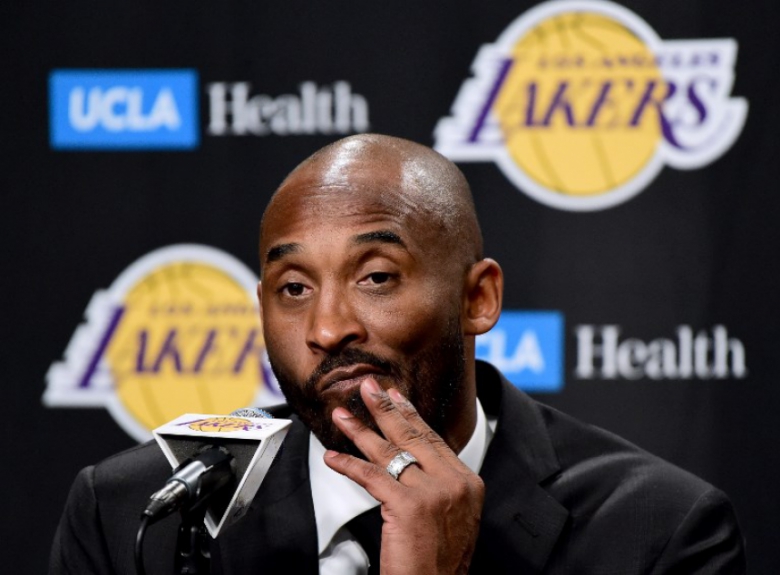 Astro do Los Angeles Lakers, o ex-jogador Kobe Bryant foi acusado, em 2004, de ter estuprado uma funcionária de um hotel onde esteve hospedado. O jogador foi inocentado