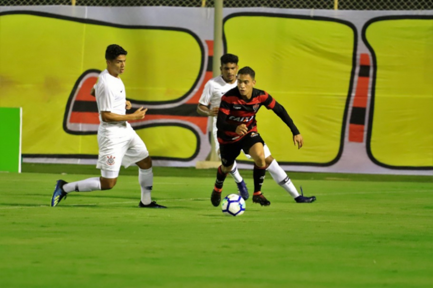 Caíque - Vitoria EC - Sub20