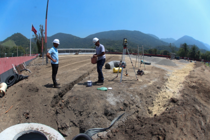 Andamento de obras no CT do Flamengo