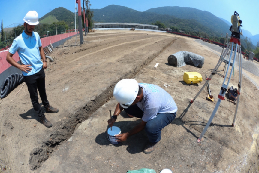 Andamento de obras no CT do Flamengo