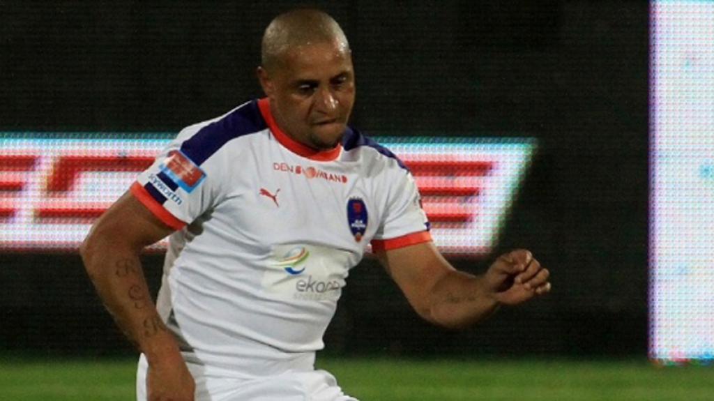 Roberto Carlos - Delhi Dynamos (IND) 2015