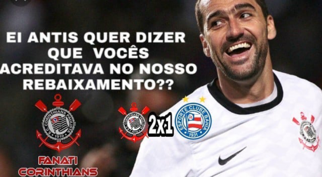Torcedores do Corinthians brincam com gols decisivos de Danilo