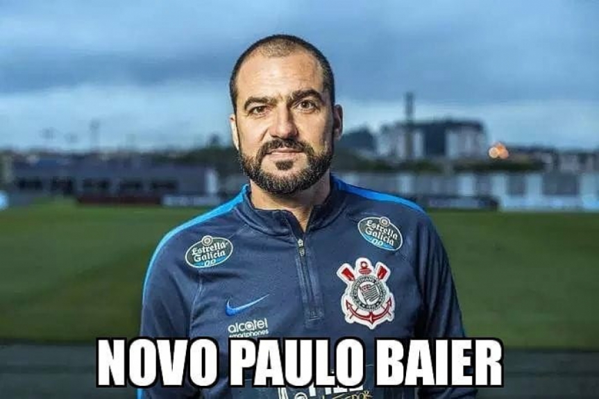 Torcedores do Corinthians brincam com gols decisivos de Danilo