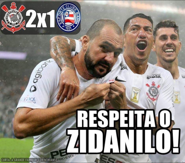 Torcedores do Corinthians brincam com gols decisivos de Danilo