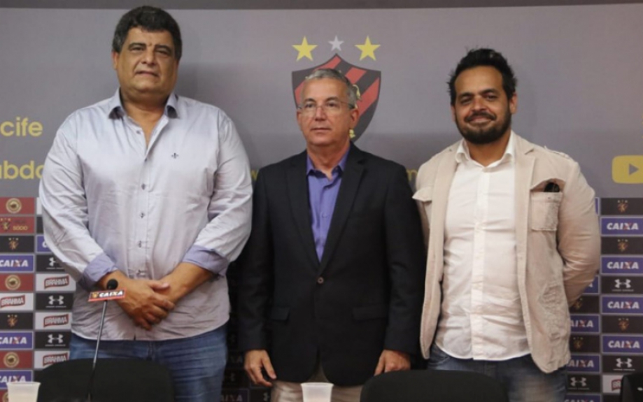 Aluísio Maluf - diretor de futebol do Sport (esquerda)