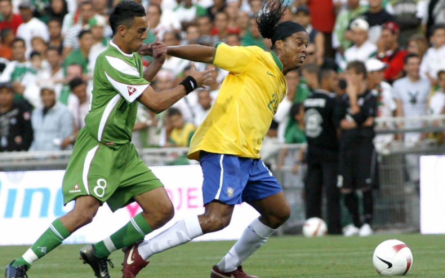 Amistoso Internacional (França) Brasil 2 x 0 Argélia - 22 de agosto de 2007 Ronaldinho Gaúcho e Maicon marcaram os gols da Seleção