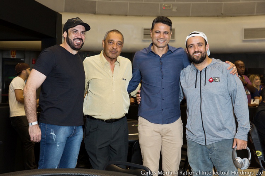 André Akkari e jogadores famosos do Corinthians no BSOP Millions