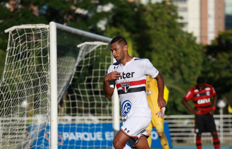 FABINHO - O centroavante marcou três gols em duas partidas contra o Palmeiras na Supercopa, há 20 dias, e tem se destacado na Copa RS também. É o artilheiro do sub-20 tricolor no ano.