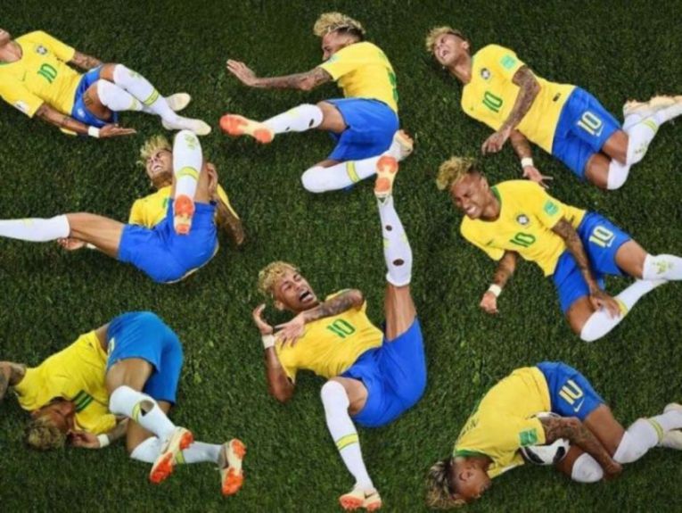 Neymar foi muito criticado e virou meme após exageros e simulações durante a Copa do Mundo