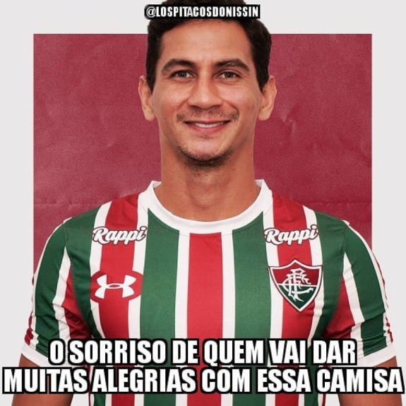 Torcedores do Fluminense comemoram acerto com PH Ganso