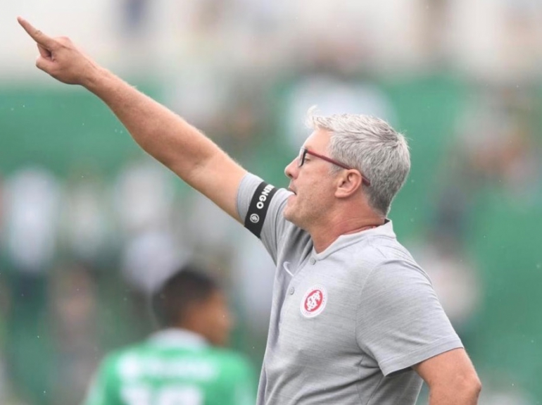 Internacional homenageia o Flamengo