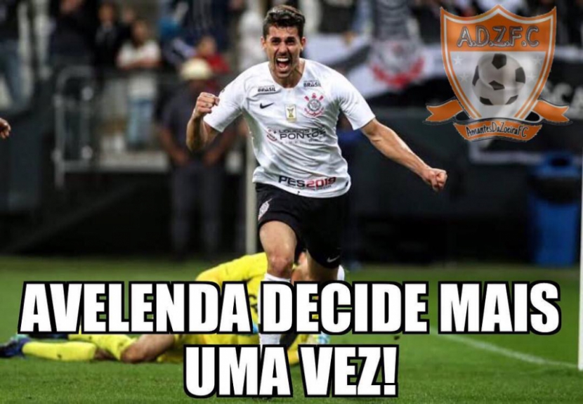 Danilo Avelar ganha memes de torcedores do Corinthians