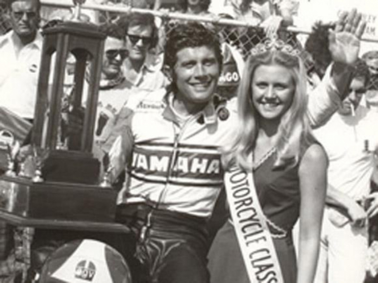 Giacomo Agostini - Campeão MotoGP - Uma foto entre 1966 e 1972