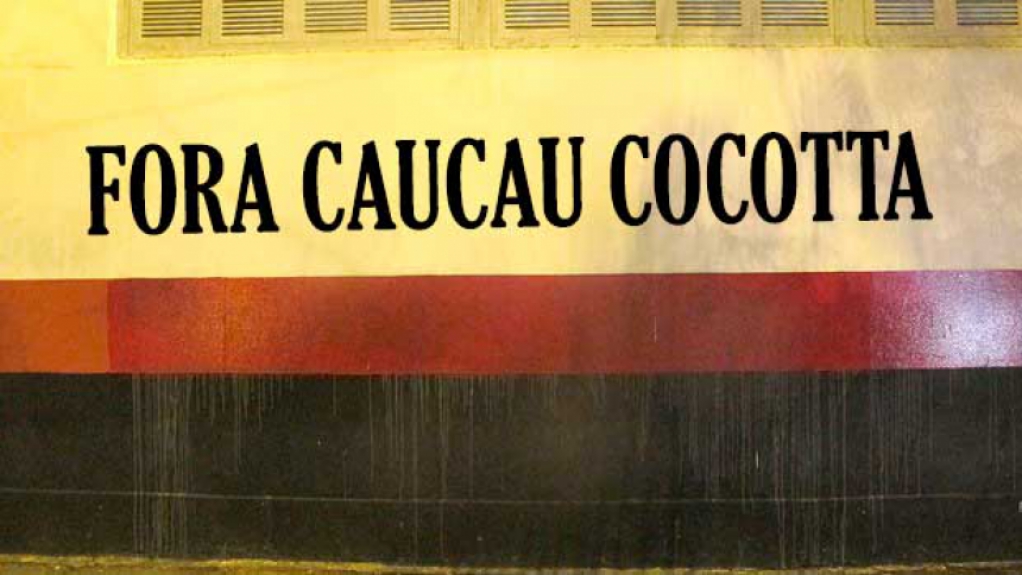 Web reage à discurso infeliz de Cacau Cotta
