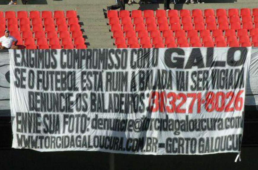 'Disque Denúncia de Baladeiros': torcedores do Galo protestaram contra jogadores em 2005, ano do rebaixamento no Brasileirão