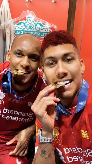 Comemoração Liverpool - Fabinho e Firmino
