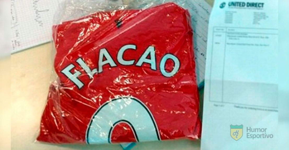 Gafe em camisas: Falcão virou Flacão