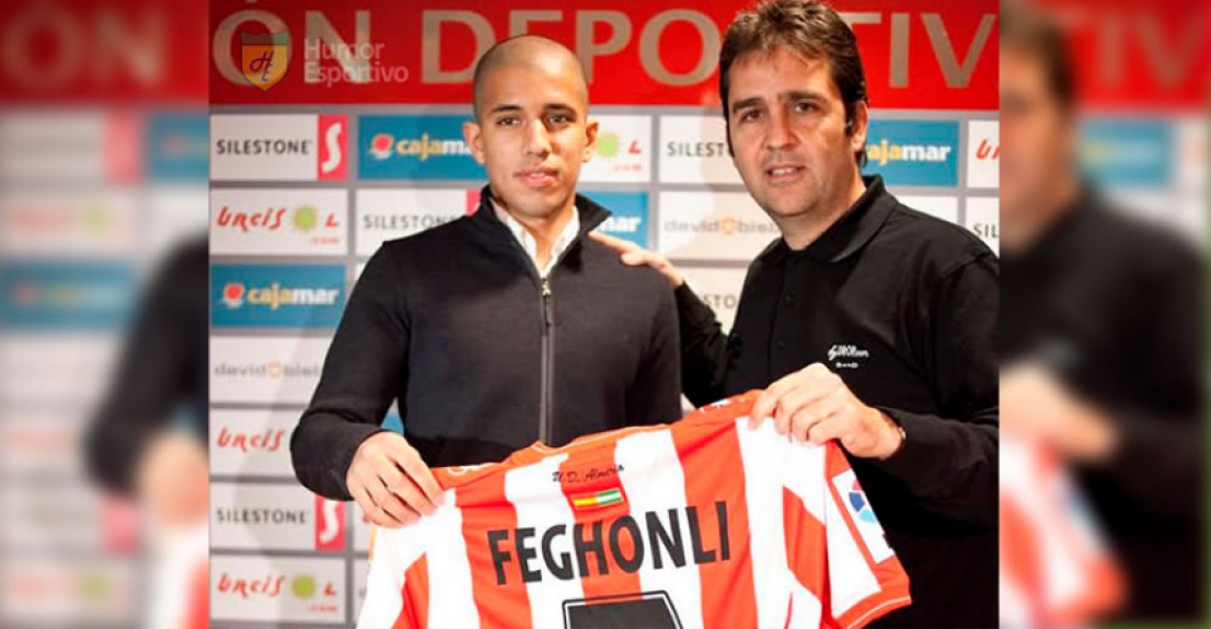 Gafe em camisas: Feghouli virou Feghonli