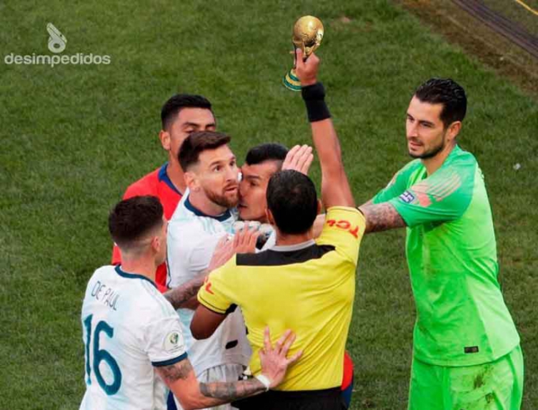 Copa América: Messi é expulso contra o Chile e vira meme