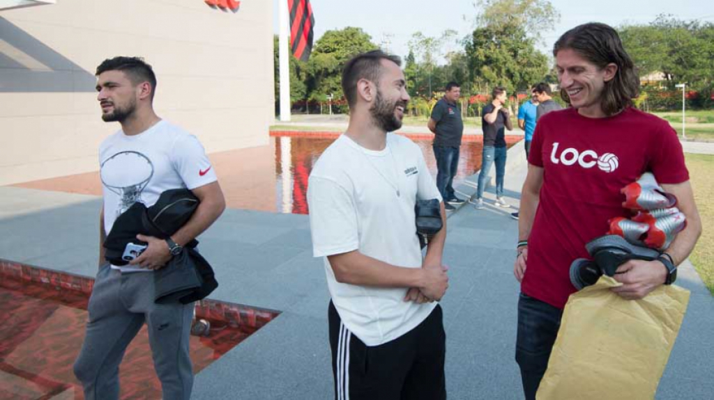 Filipe Luís faz avaliação no CT do Flamengo