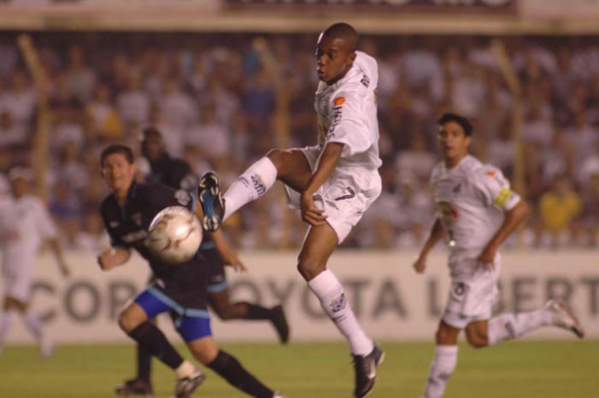 Santos x LDU 2004