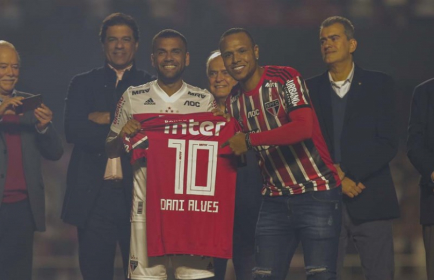 Luis Fabiano e Daniel Alves