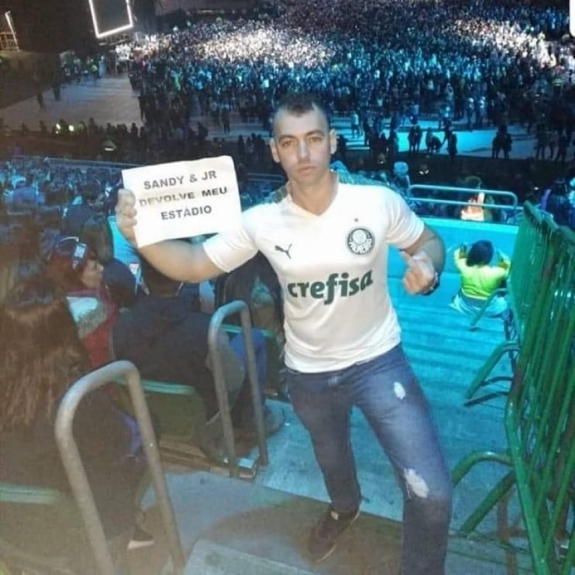 Show de Sandy & Júnior gera piadas após eliminação do Palmeiras