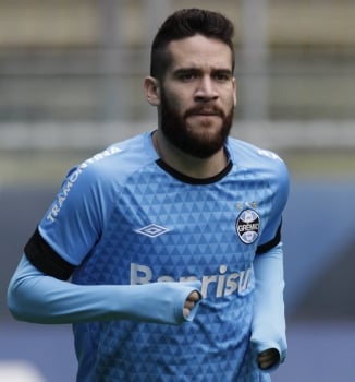 Brasileiros dominam lista dos laterais mais caros da Libertadores