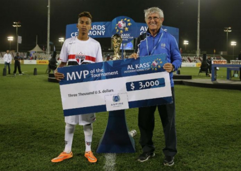 Time da Inglaterra faz proposta para tirar garoto de 18 anos do São Paulo