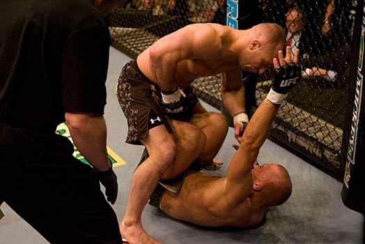 Matt Serra, Georges Saint Pierre (FOTO: UFC)