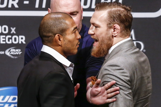 José Aldo encara Conor McGregor no UFC 194 (FOTO: Inovafoto)