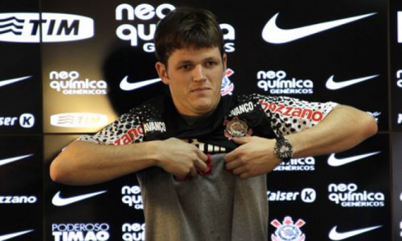 OFF - Lembre contratações que viraram mico para clubes brasileiros