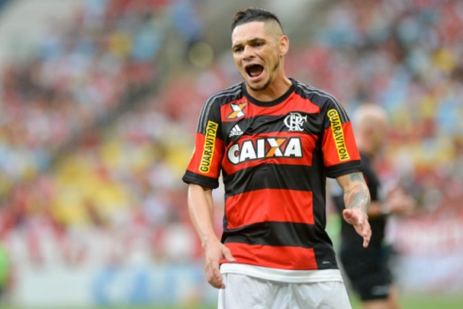 Presidente do Vitória revela sondagem por Pará, do Flamengo