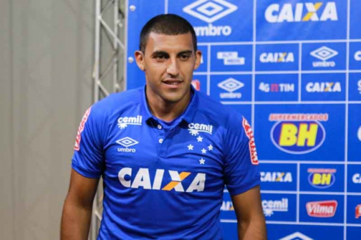 Reforço do Cruzeiro, Ábila diz que vive melhor momento e revela inspiração em Luis Suárez