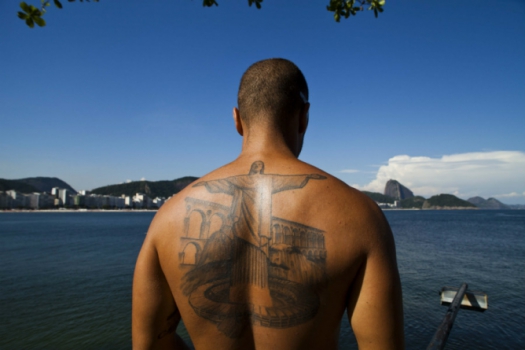 Maraca Fla Skate Surfe Tatuagens Cariocas Ilustram Livro De Fotografa Lance