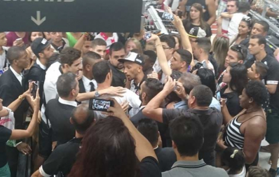 Até flamenguista participa de festa de vascaínos a Nenê no Dia dos Pais