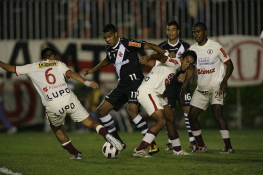 Vasco 5x2 Universitario (PER) - 9/11/2011