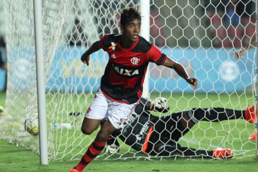 Especialistas do L! opinam: está mais com cheiro de Palmeiras ou Flamengo?