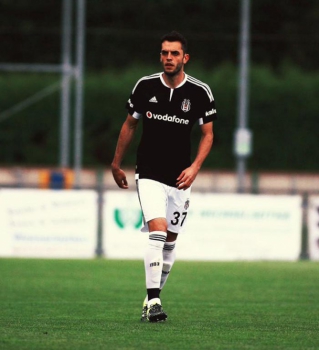 Flamengo aumenta proposta e fica próximo de fechar com Rhodolfo